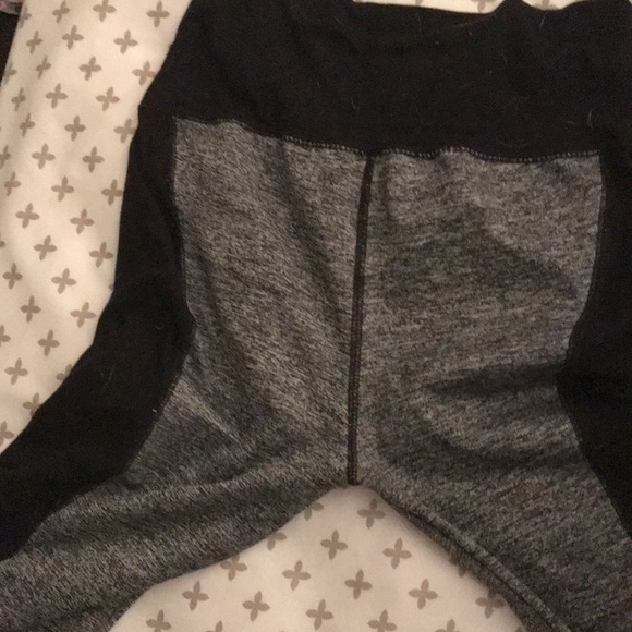 Full length gray and black leggings - Picture 4 of 5